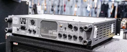 Ampeg - SVT3PRO - 450 Watt Bass Head 2